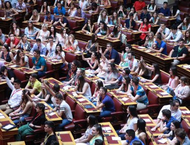 Ξεκίνημα για τη ΚΒ' Σύνοδο της Βουλής των Εφήβων